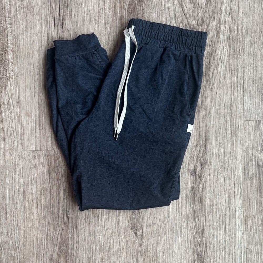 Vuori Performance Joggers in Navy with Cream Drawstring